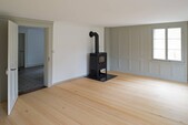 Poêle suédois sur un nouveau parquet