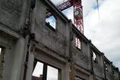 Das Gebäude wurde bis auf seine Fassade rückgebaut.