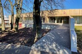 Konstruktion und Fassade sind aus Holz