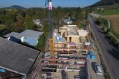 La construction en bois est érigée