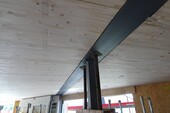 Poutrelle en acier intégrée au plafond