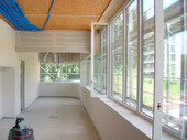 Work niche with cantilevered BSH beam