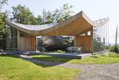 Une maison new-yorkaise construite autour d&#039;un bloc de roche